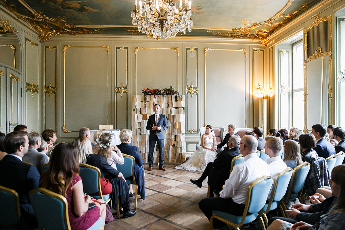 Hochzeitsfoto von freier Trauung bei Hochzeit im Ermelerhaus in Berlin-Mitte © Hochzeit Berlin www.hochzeitslicht.de