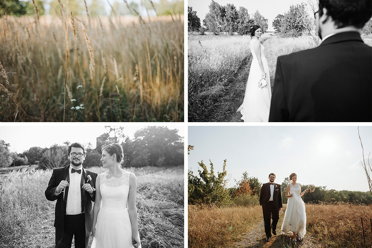 Hochzeitsfotos von Brautpaar in Feld bei Landhochzeit auf Gut Wendgräben Brandenburg © Hochzeitsfotograf Berlin www.hochzeitslicht.de