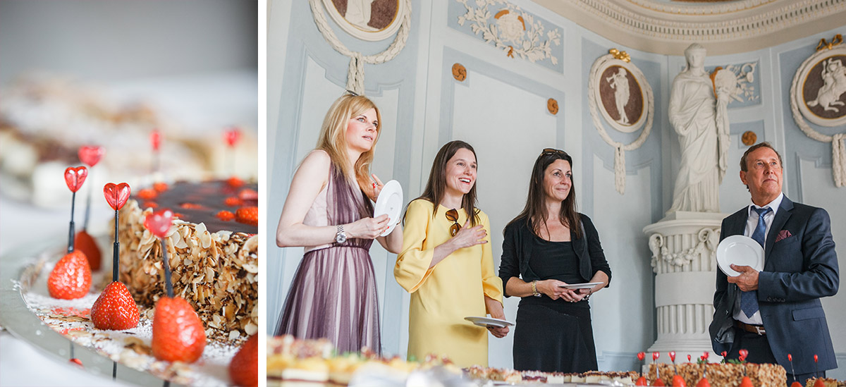 Detailfoto von Candybar und Hochzeitsreportagefoto von Gästen an Kuchenbuffet - Schloss Neuhardenberg Hochzeitsfotograf © www.hochzeitslicht.de