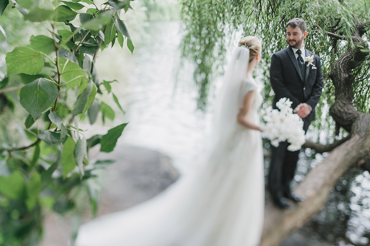 Hochzeitsfotos im Grünen bei Berlin-Mitte Hochzeit - Kunztschule Berlin-Mitte Hochzeitsfotograf © www.hochzeitslicht.de