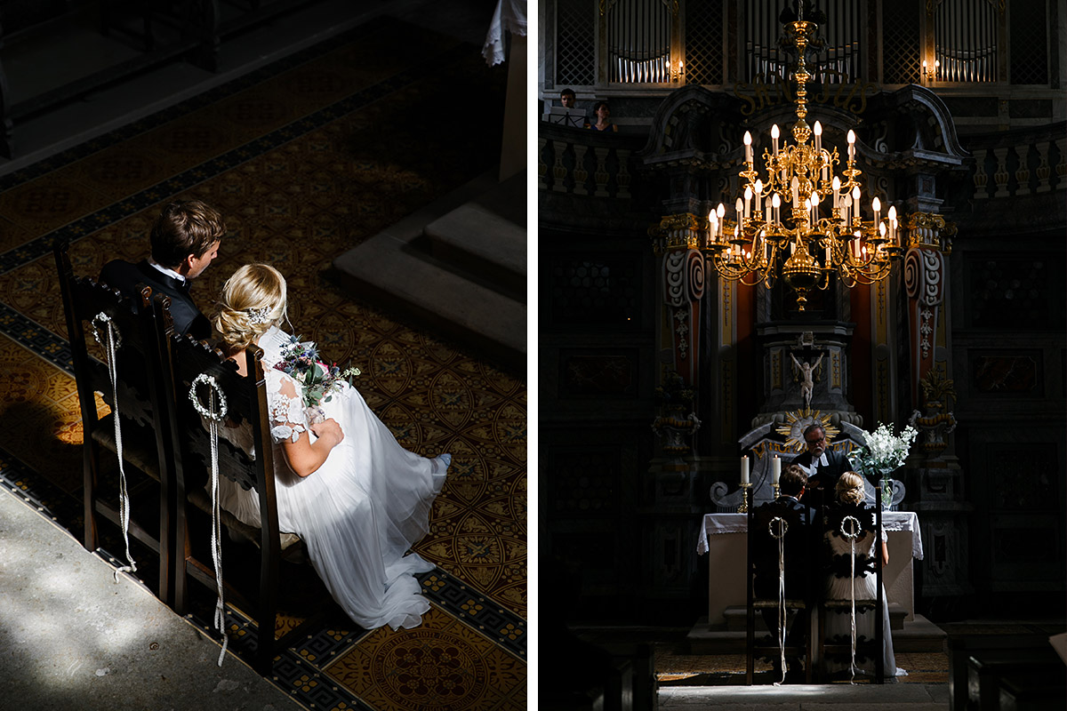 atmosphärische Hochzeitsfotos von kirchlicher Trauung - Göhrischgut bei Meißen Scheunenhochzeit Hochzeitsfotograf © www.hochzeitslicht.de