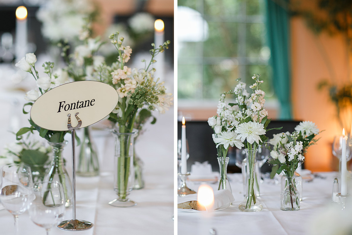 Hochzeitsfotos von sommerlicher Tischdekoration aus weißen Blumen - Schloss Ziethen Kremmen Hochzeitsfotograf © www.hochzeitslicht.de