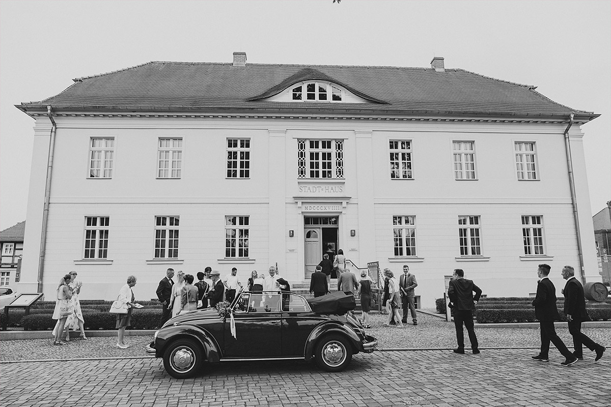 Hochzeit in Standesamt Strausberg - Landhaus Garzau Märkische Schweiz Hochzeitsfotograf © www.hochzeitslicht.de