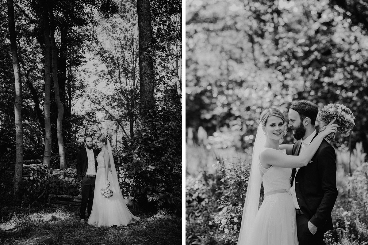 schwarz-weiß Hochzeitsfotografien von Brautpaar - DIY Gartenhochzeit Spreewald Hochzeitsfotograf © www.hochzeitslicht.de