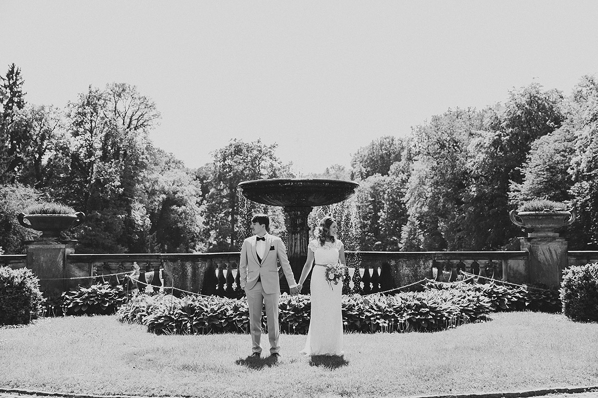 modernes Brautpaarfoto - Berlin Hochzeitsfotograf © www.hochzeitslicht.de