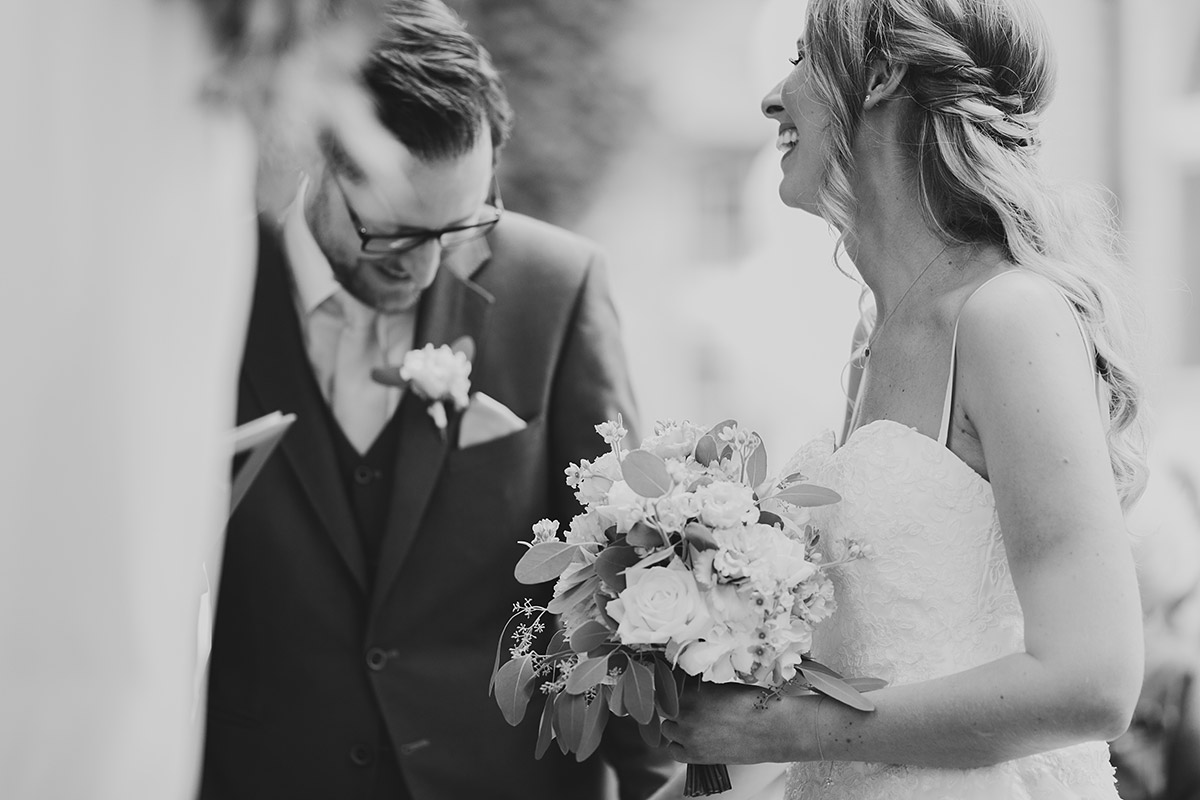 freie Trauungszeremonie im Paulsborn am Grunewaldsee - Berlin Hochzeitsfotograf © www.hochzeitslicht.de