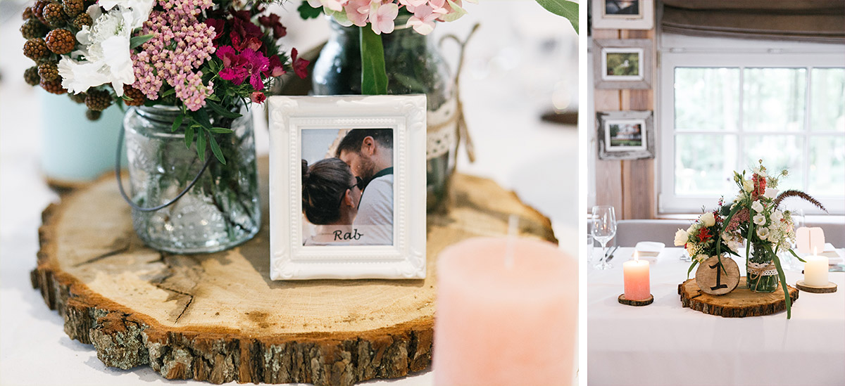 rustikale sommerliche Tischdekoration mit pastellfarbenen Blumen und Holzscheiben - Seelodge Kremmen Hochzeitsfotograf © www.hochzeitslicht.de