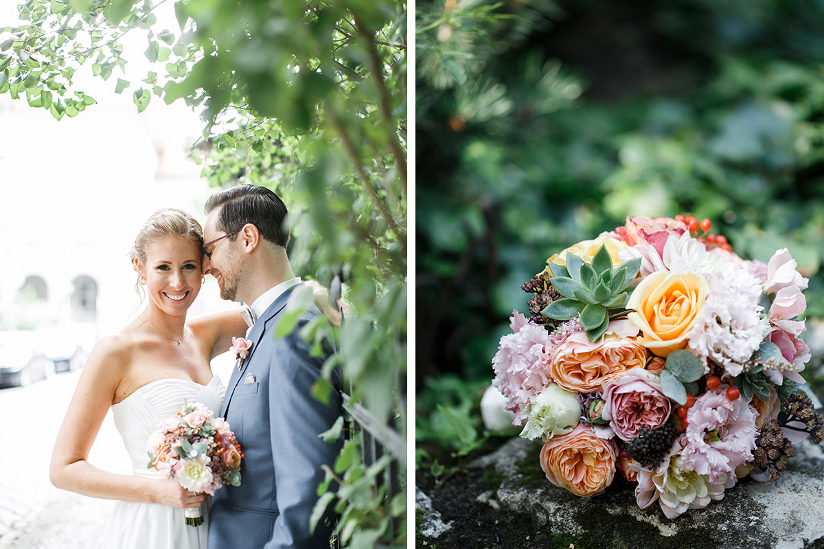 Brautpaarfoto und Foto von Brautstrauß mit Blumen in Pastelltönen und Sukkulenten - Berlin Hochzeitsfotograf © www.hochzeitslicht.de
