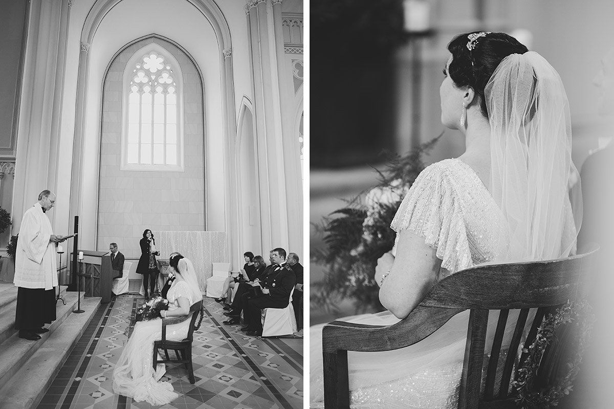 Hochzeitsreportagefotos von Trauung in entweihter Kirche bei Vintage-Hochzeit - Schloss Kröchlendorff Hochzeitsfotograf © www.hochzeitslicht.de