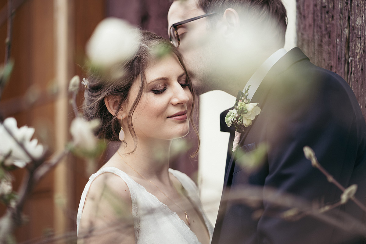 romantische Landhochzeit - Ferienscheune Barnimer Feldmark Hochzeitsfotograf © www.hochzeitslicht.de