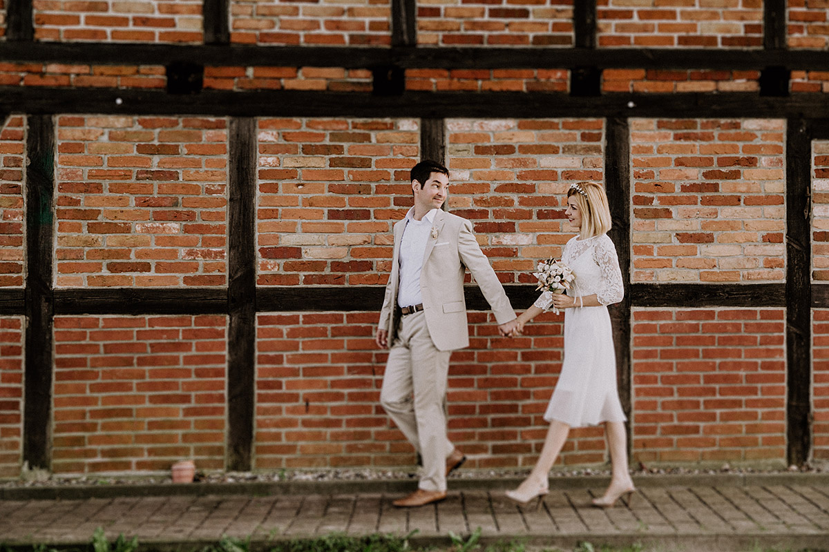 Brautpaarfoto bei Ostseehochzeit - Rügen Hochzeitsfotograf © www.hochzeitslicht.de