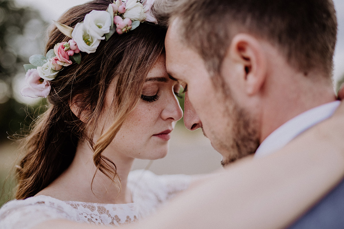 Brautpaarfoto bei Schloss Kartzow Hochzeit