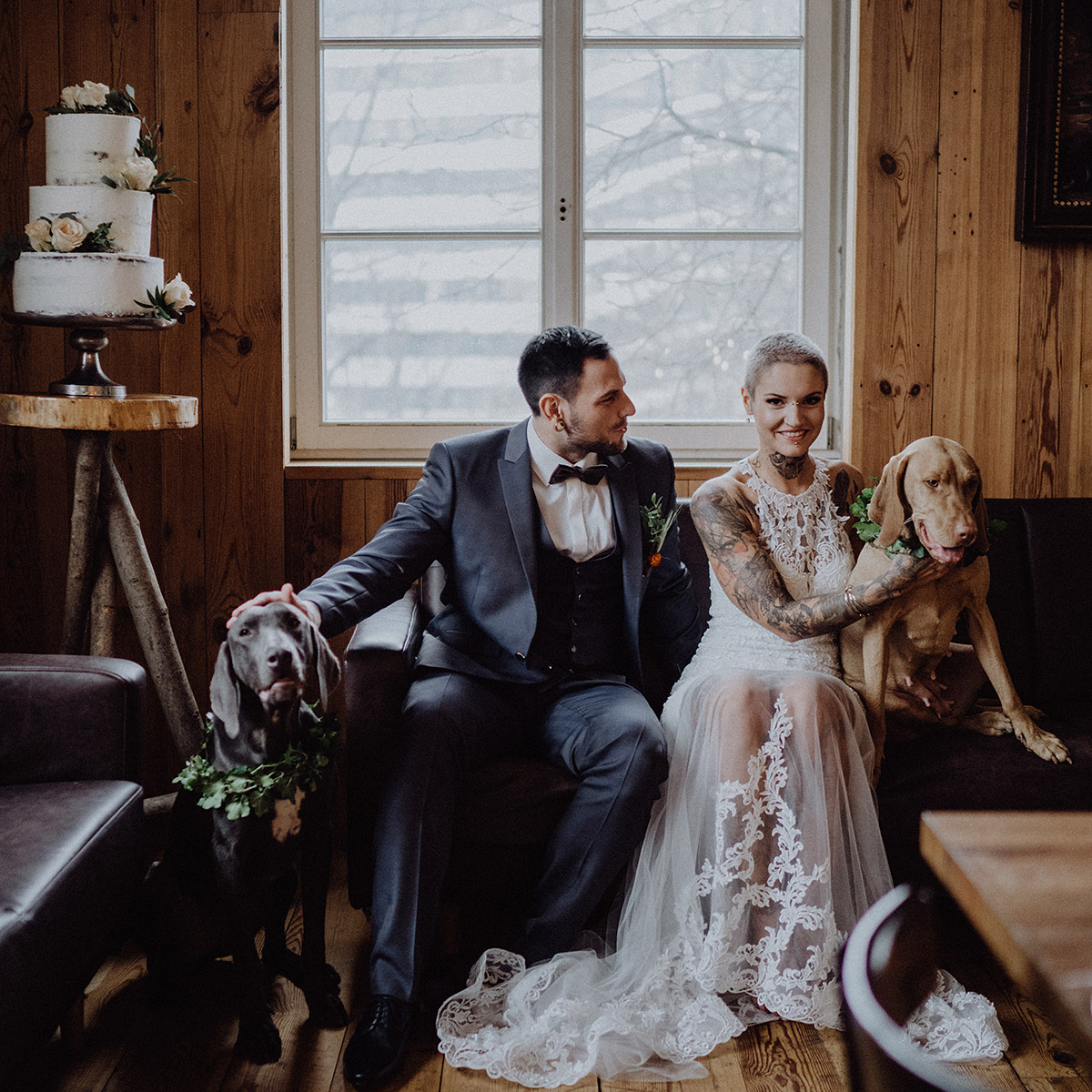 entspannte alternative Hochzeit mit Hunden - The Grand Berlin Hochzeitsfotograf © www.hochzeitslicht.de