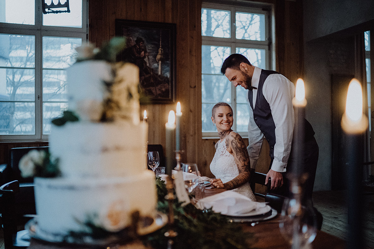 dreistöckige Hochzeitstorte von Laelia - The Grand Berlin Hochzeitsfotograf © www.hochzeitslicht.de