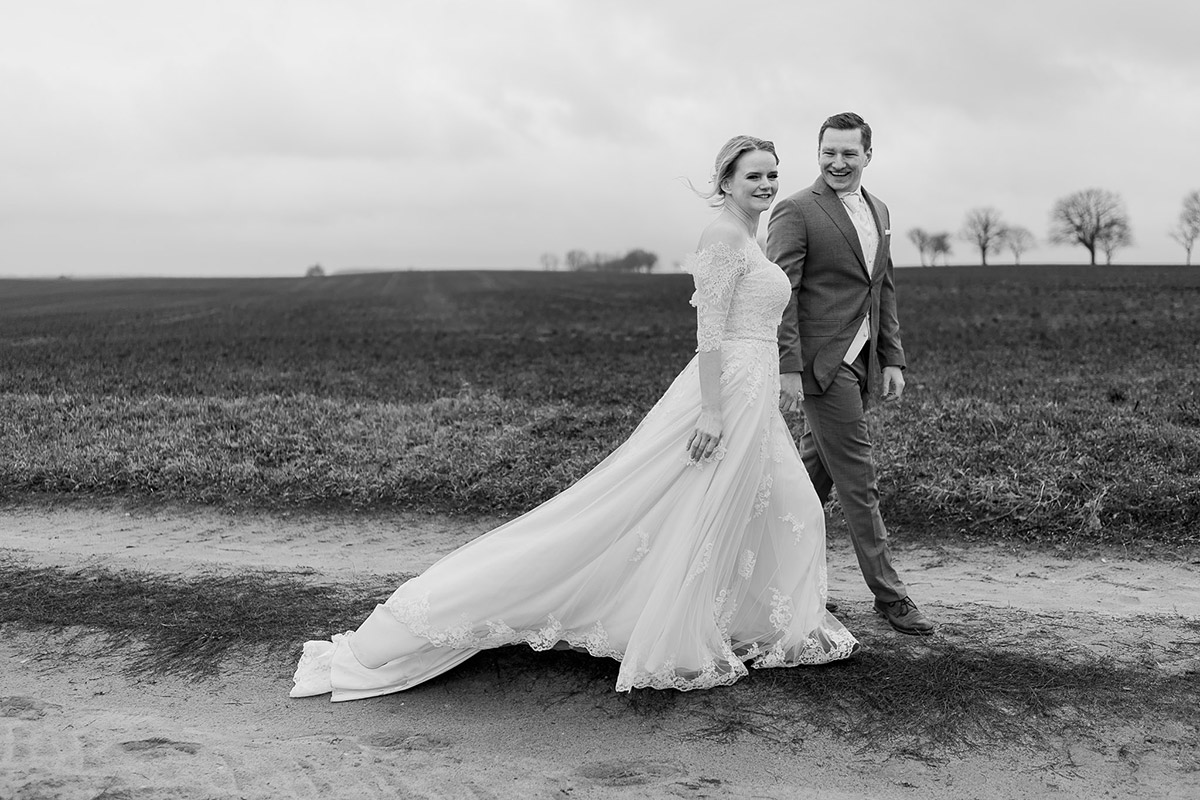 Heiraten im Winter Idee - Winterhochzeit Hochzeitsfotograf Brandenburg © www.hochzeitslicht.de