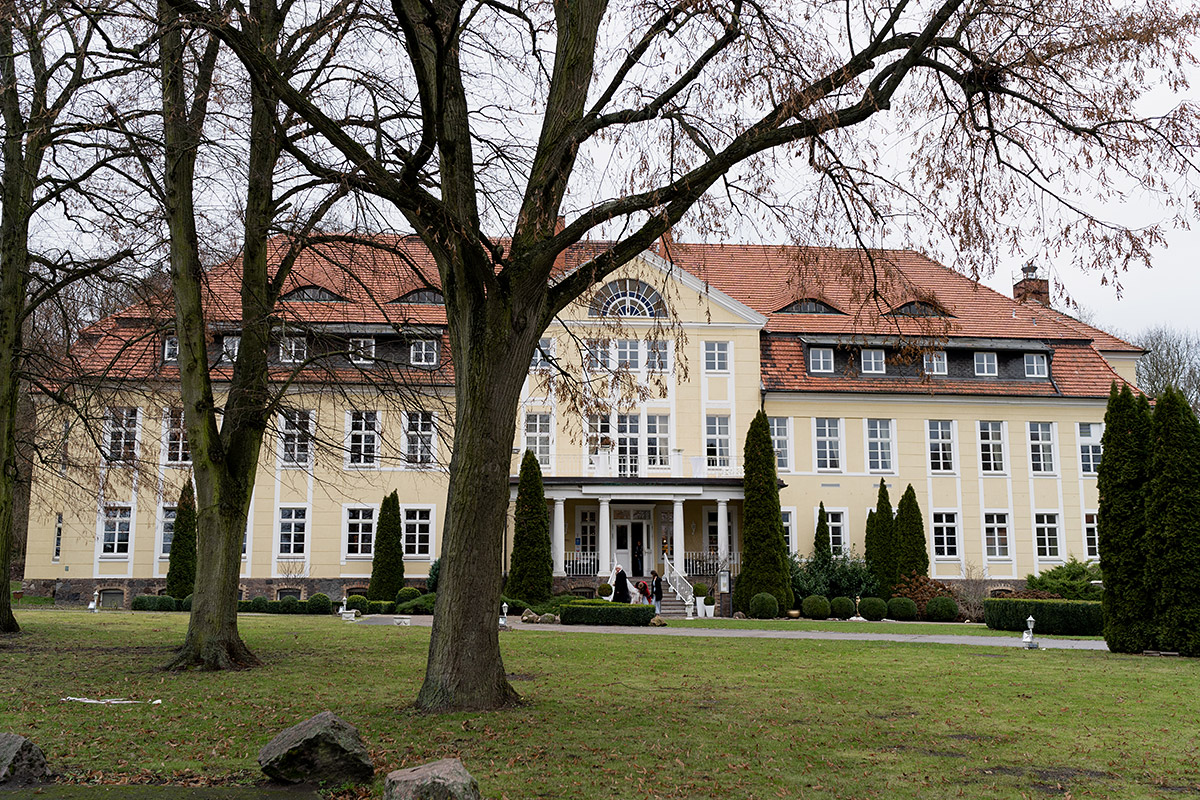 Heiraten im Winter Location - Winterhochzeit Hochzeitsfotograf Brandenburg © www.hochzeitslicht.de