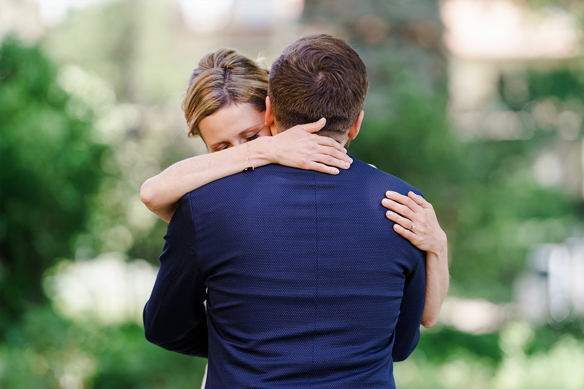 emotionale Hochzeitsfotografie First Look - Villa Blumenfisch Berlin Hochzeitsfotograf © www.hochzeitslicht.de