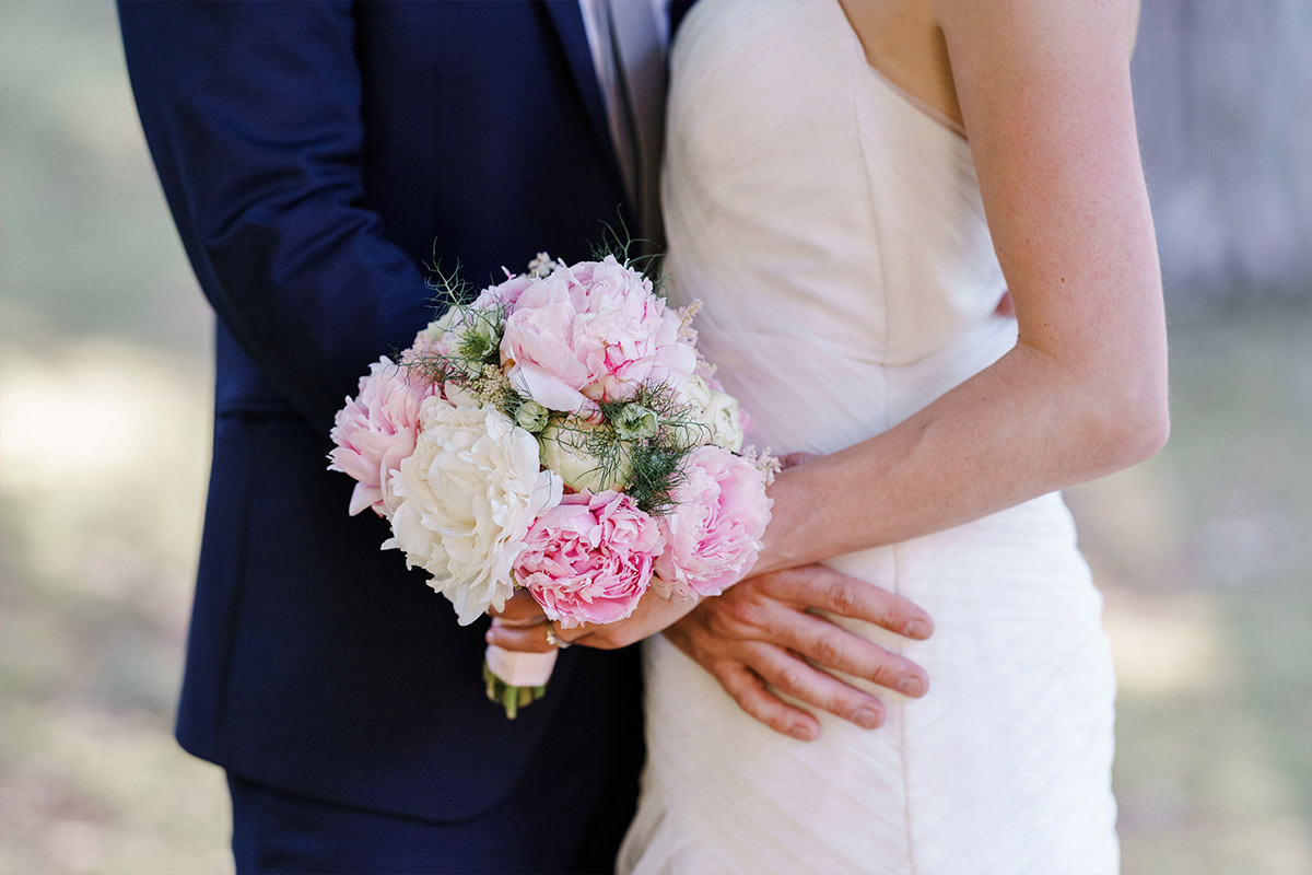 Idee Posing Brautpaarfoto schwanger heiraten - Villa Blumenfisch Berlin Hochzeitsfotograf © www.hochzeitslicht.de