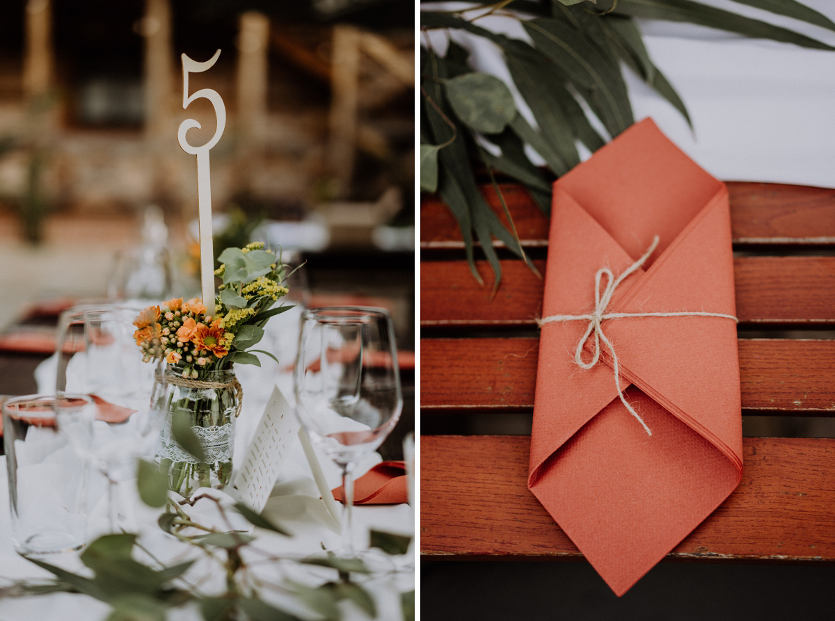 Inspiration Tischdekoration Herbst Landhochzeit rusitkal-elegant vintage natürlich in terracotta, organge, gelb, weiß - Standesamt Weidendom und Spreewood Distillers DIY-Herbst-Hochzeit von Spreewald Hochzeitsfotografin aus Berlin © www.hochzeitslicht