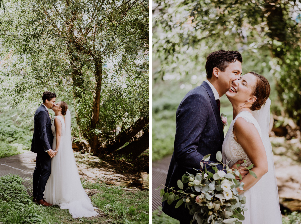 Brautpaarfotoshooting Grün in der Stadt - Berliner Hochzeitsfotografin dokumentiert urbane Hochzeit im Tangoloft Berlin Wedding - Hochzeitslocation am Wasser © www.hochzeitslicht.de