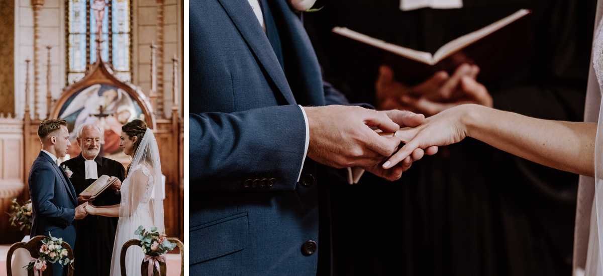 Idee Hochzeitsfoto Tausch Ringe Trauung Kirche - Scheunenhochzeit in Brandenburg im Gutshaus Penzlin Hochzeitsfotograf Berlin © www.hochzeitslicht.de