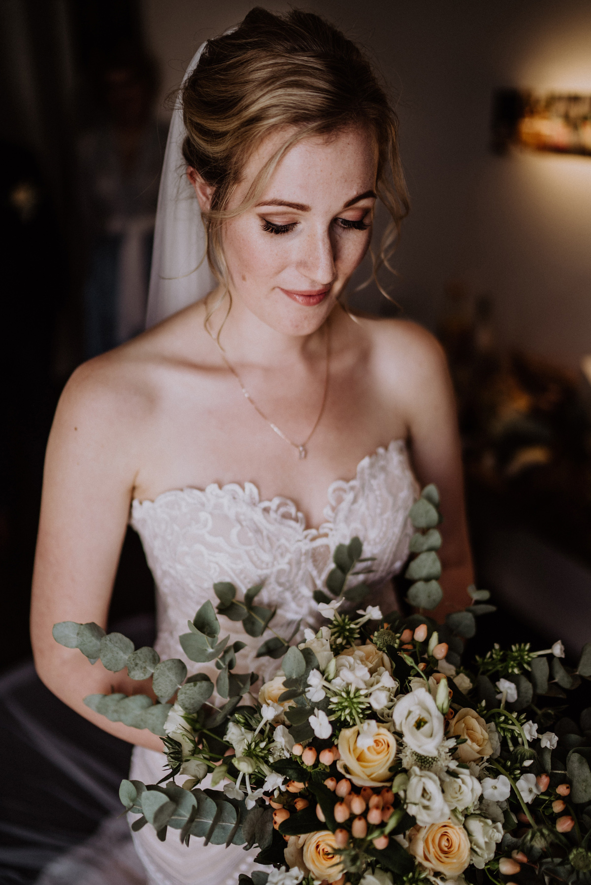 boho Braut Frisur Make up Brautstrauß Hochzeitsblumen wedding flowers beauty real bride #bridemakeup - Persische Boho-Chic Hochzeit in der Malzfabrik Berlin von Hochzeitsfotografin aus Berlin Friedrichshain © www.hochzeitslicht.de #hochzeitslicht