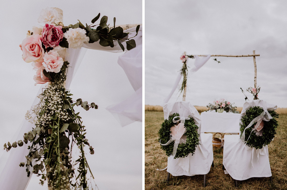 Inspiration Traubogen freie Trauung Feld Landhochzeit - Scheunenhochzeit in Brandenburg - freie Trauung Kulturscheune Thyrow von Hochzeitsfotograf Berlin © www.hochzeitslicht.de #hochzeitslicht