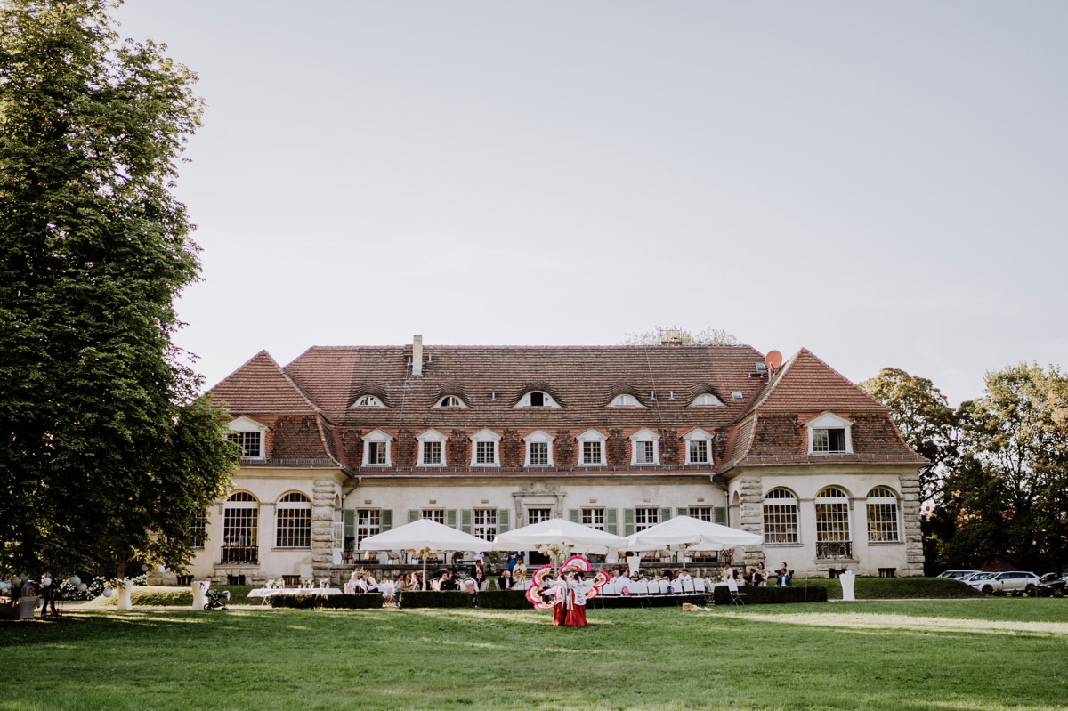 Hochzeit vintage mit koreanischer freier Trauung auf Schloss Kartzow von vintage Hochzeitsfotografin aus Berlin #hochzeitslicht © www.hochzeitslicht.de