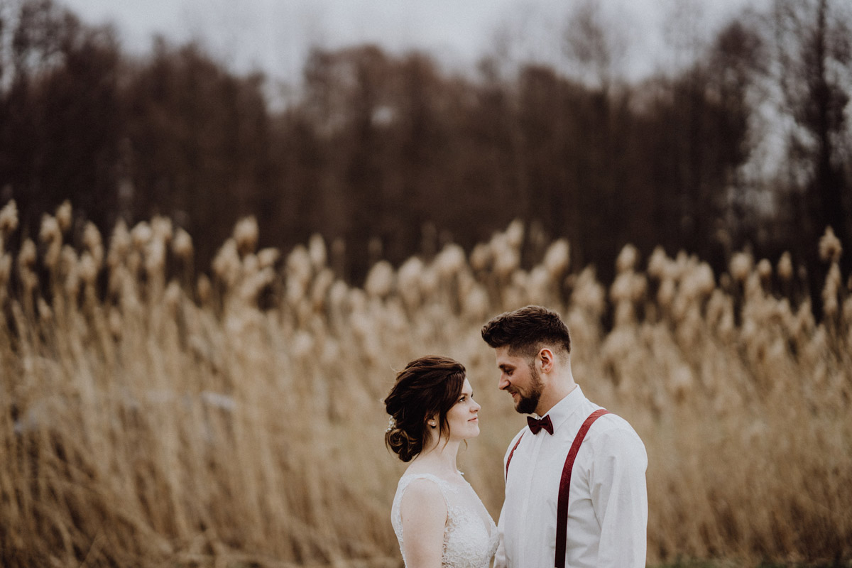 moderne Hochzeitsfotografie - Corona Hochzeit in Standesamt Kirche Bad Belzig und Springbachmühle von vintage Hochzeitsfotografin aus Berlin #hochzeitslicht © www.hochzeitslicht.de kleine Hochzeit bzw. Small-, Intimate-, Tiny-, Micro-Wedding