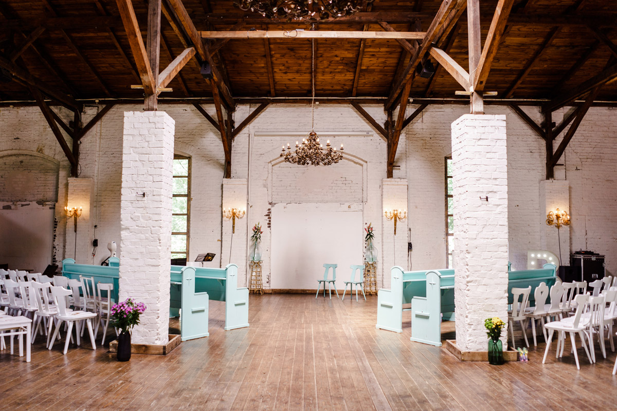 Hochzeitsfotos Berlin - vintage Hochzeit in Berlin - so schön kann Heiraten mit freier Trauung nach dem Standesamt in der Hochzeitslocation Von Greifswald sein - Hochzeitsfotos von #hochzeitslicht © www.hochzeitslicht.de