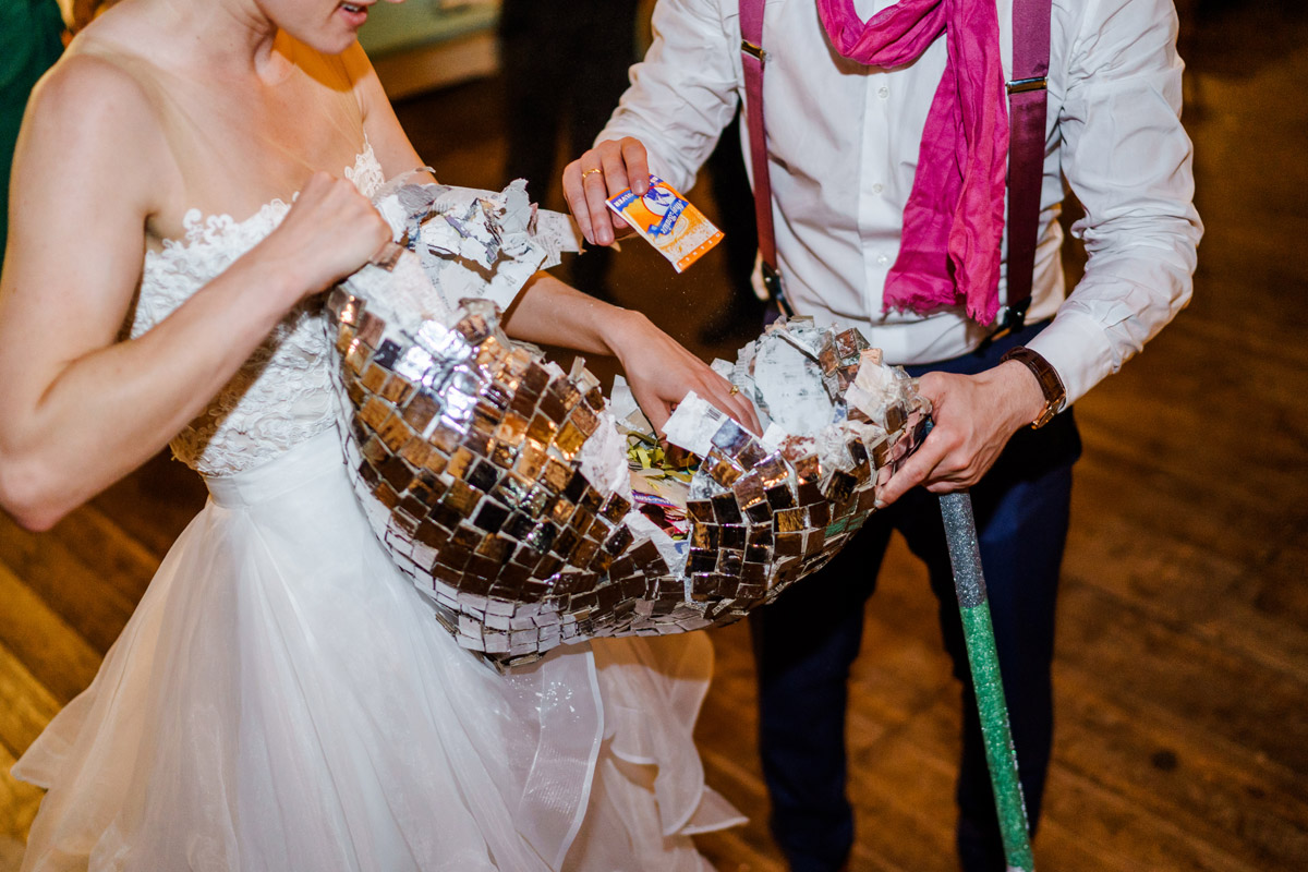 vintage Hochzeit in Berlin - so schön kann Heiraten mit freier Trauung nach dem Standesamt in der Hochzeitslocation Von Greifswald sein - Hochzeitsfotos von #hochzeitslicht © www.hochzeitslicht.de