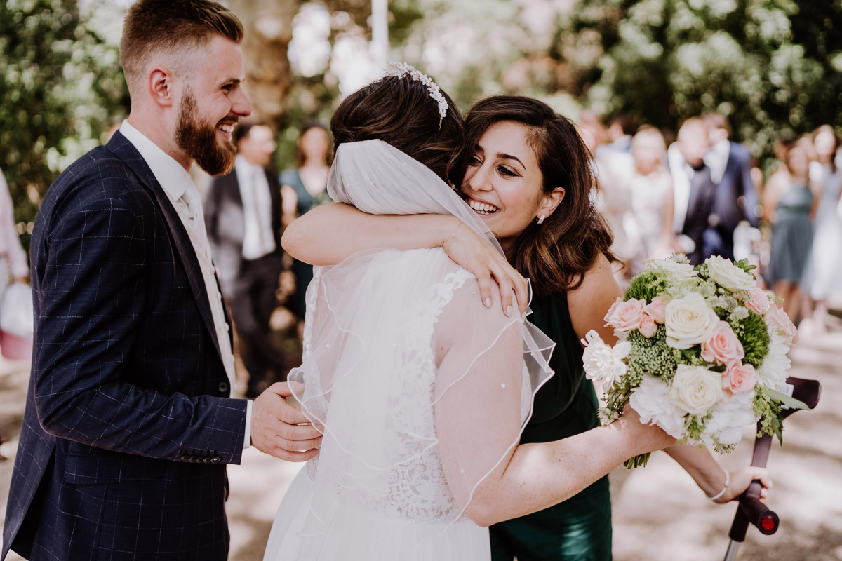 Hochzeitsfotos Gratulation nach Standesamt Trauung - iLand Pier13 Hochzeit von Hochzeitsfotograf Berlin © www.hochzeitslicht.de #hochzeitslicht