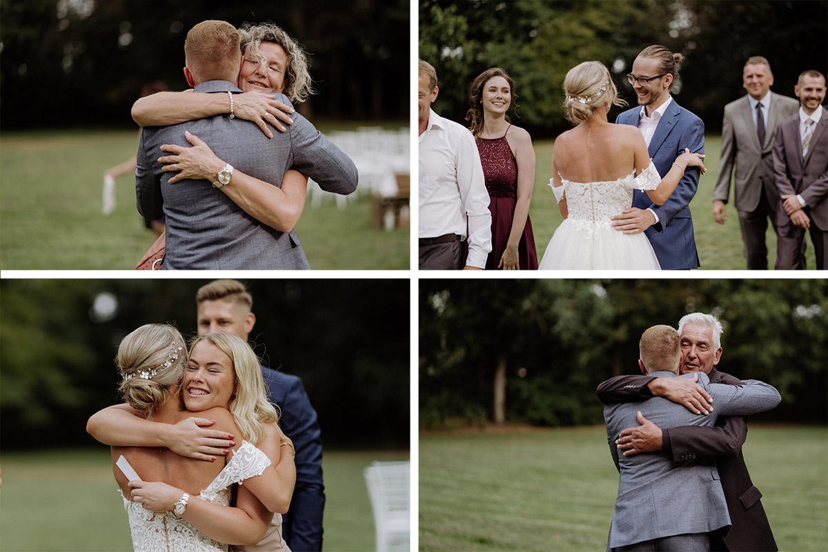 Hochzeitsfotos Gratulation Gäste nach Trauung - Hochzeit Shooting Ideen von vintage Hochzeitsfotograf Berlin © www.hochzeitslicht.de #hochzeitslicht auf Schloss Kartzow