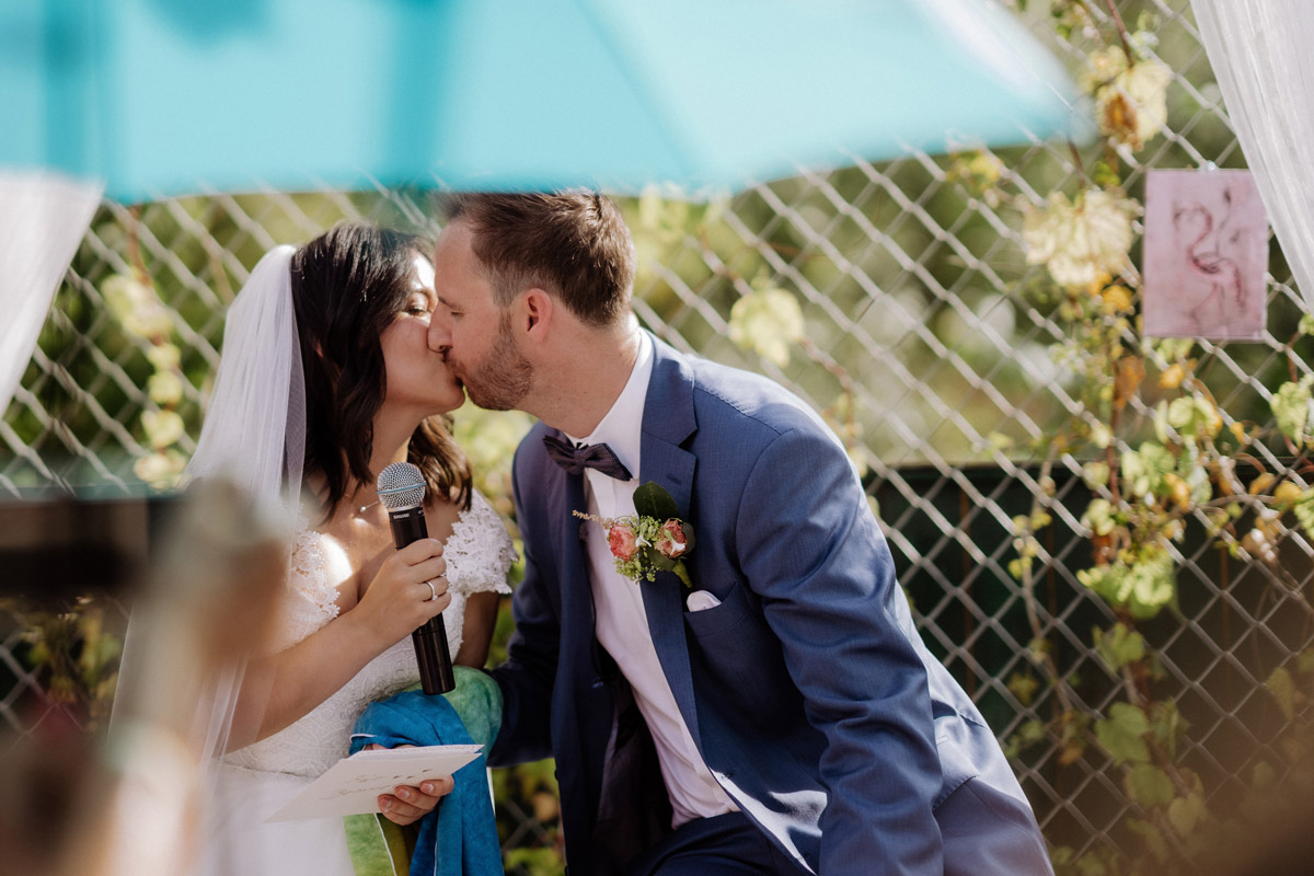 Sommerhochzeit Freie Trauung draußen - Corona Hochzeit im von Greifswald von Hochzeitsfotograf und Hochzeitsvideograf Berlin © www.hochzeitslicht.de #hochzeitslicht