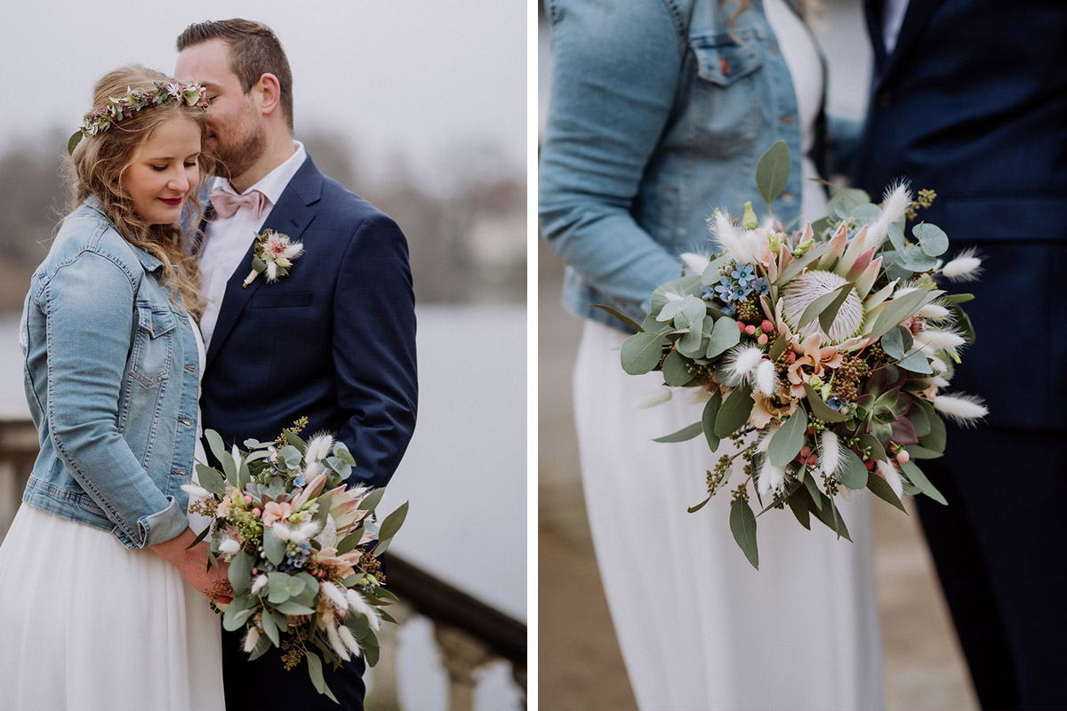 Idee Brautstrauß zum Standesamt Protea Eukalyptus - Standesamt Rathaus Potsdam Hochzeitsfotograf © www.hochzeitslicht.de #hochzeitslicht Hochzeitsblog mit Hochzeitsfotos von schwangere Braut im Winter in einem Park