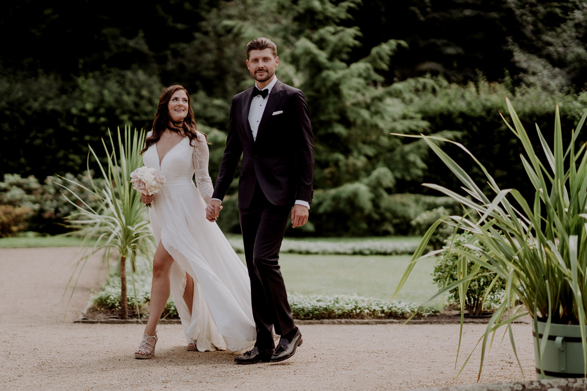 Standesamt Potsdam Hochzeit von Hochzeitsvideografin und Hochzeitsfotografin aus Berlin © www.hochzeitslicht.de #hochzeitslicht mit Feier im Garten