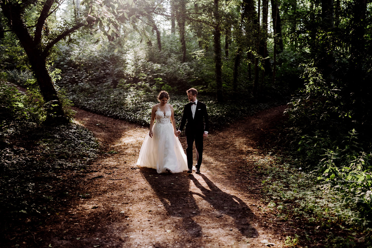 Hochzeit am Wald mit Standesamt - Hochzeitsfotograf Brandenburg auf Schloss Reichenow