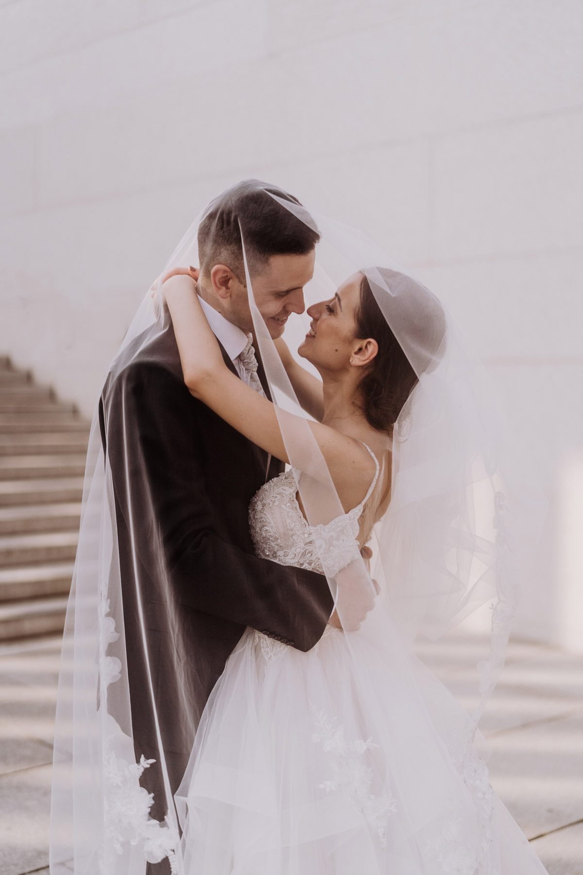 Berlin Hochzeit Brautpaar Fotoshooting im Hotel de Rome